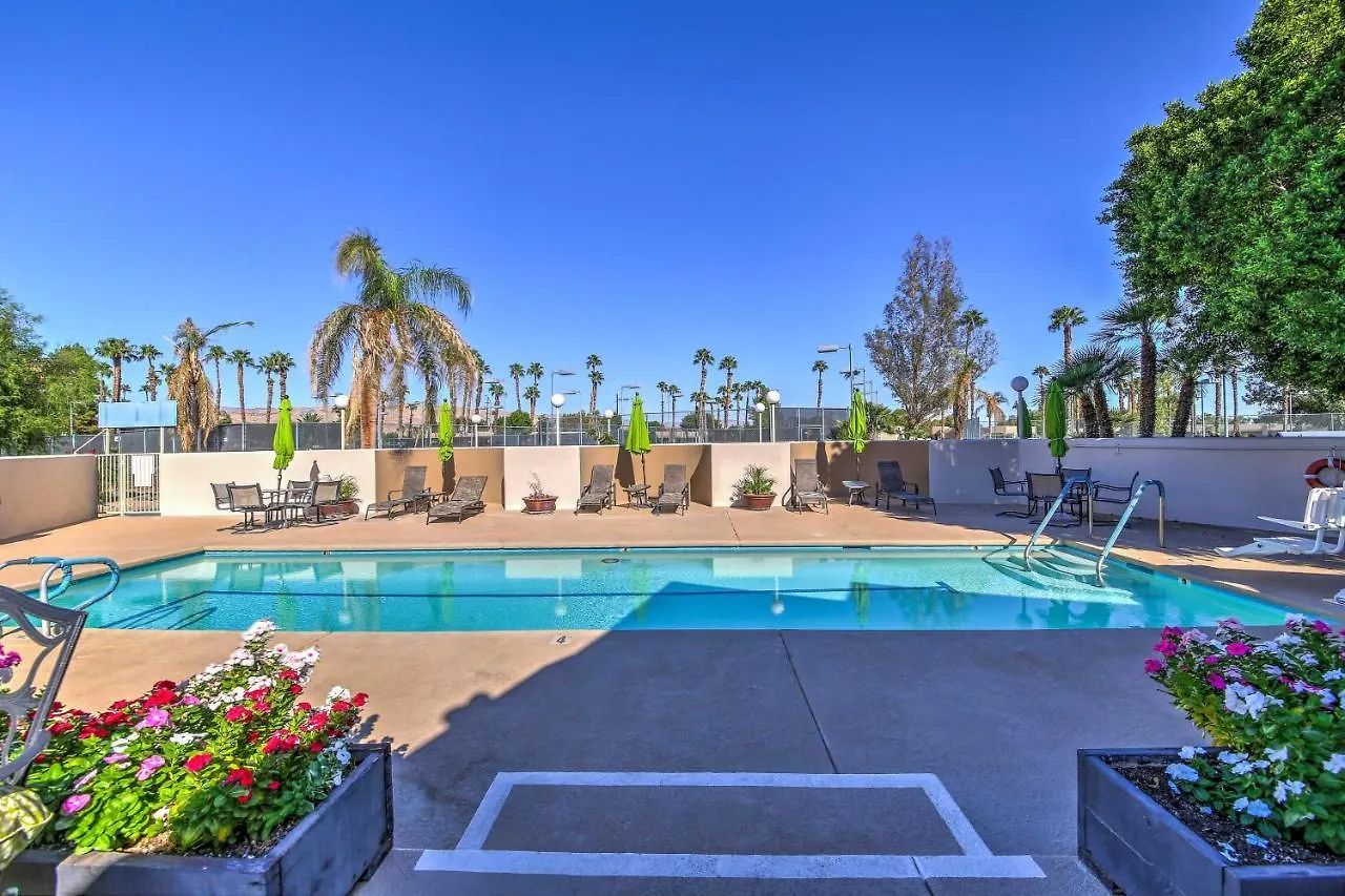 Renovated Palm Springs Condo With Resort Perks! Cathedral City